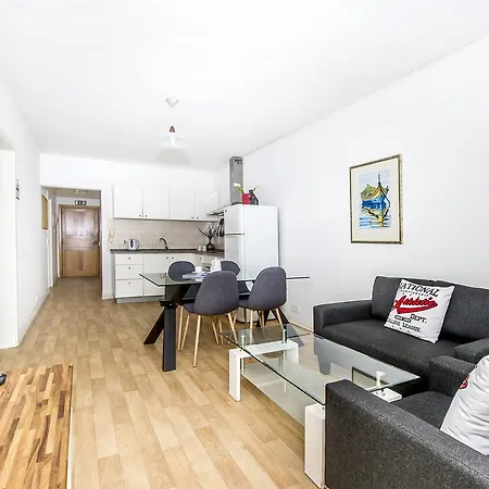 Lively Central Theoria Travel Appartement
