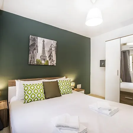 Apartment Lively Central Theoria Travel