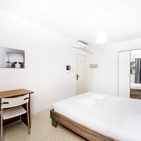 Apartment Lively Central Theoria Travel *