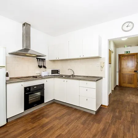 Apartment Lively Central Theoria Travel *