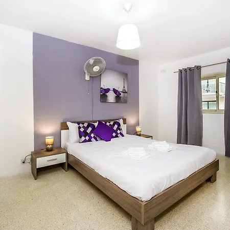 Lively Central Theoria Travel Apartment