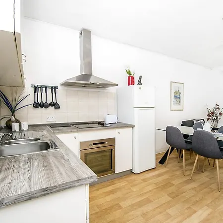 Apartment Lively Central Theoria Travel Saint Julian's