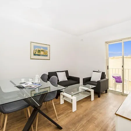 Lively Central Theoria Travel Apartment Saint Julian's