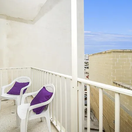 Lively Central Theoria Travel Apartment