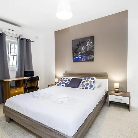 Apartment Lively Central Theoria Travel *