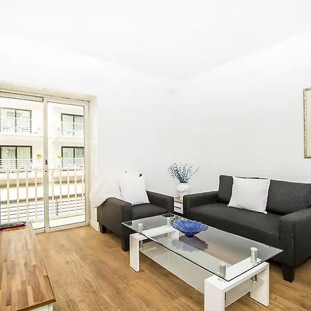 Apartment Lively Central Theoria Travel *